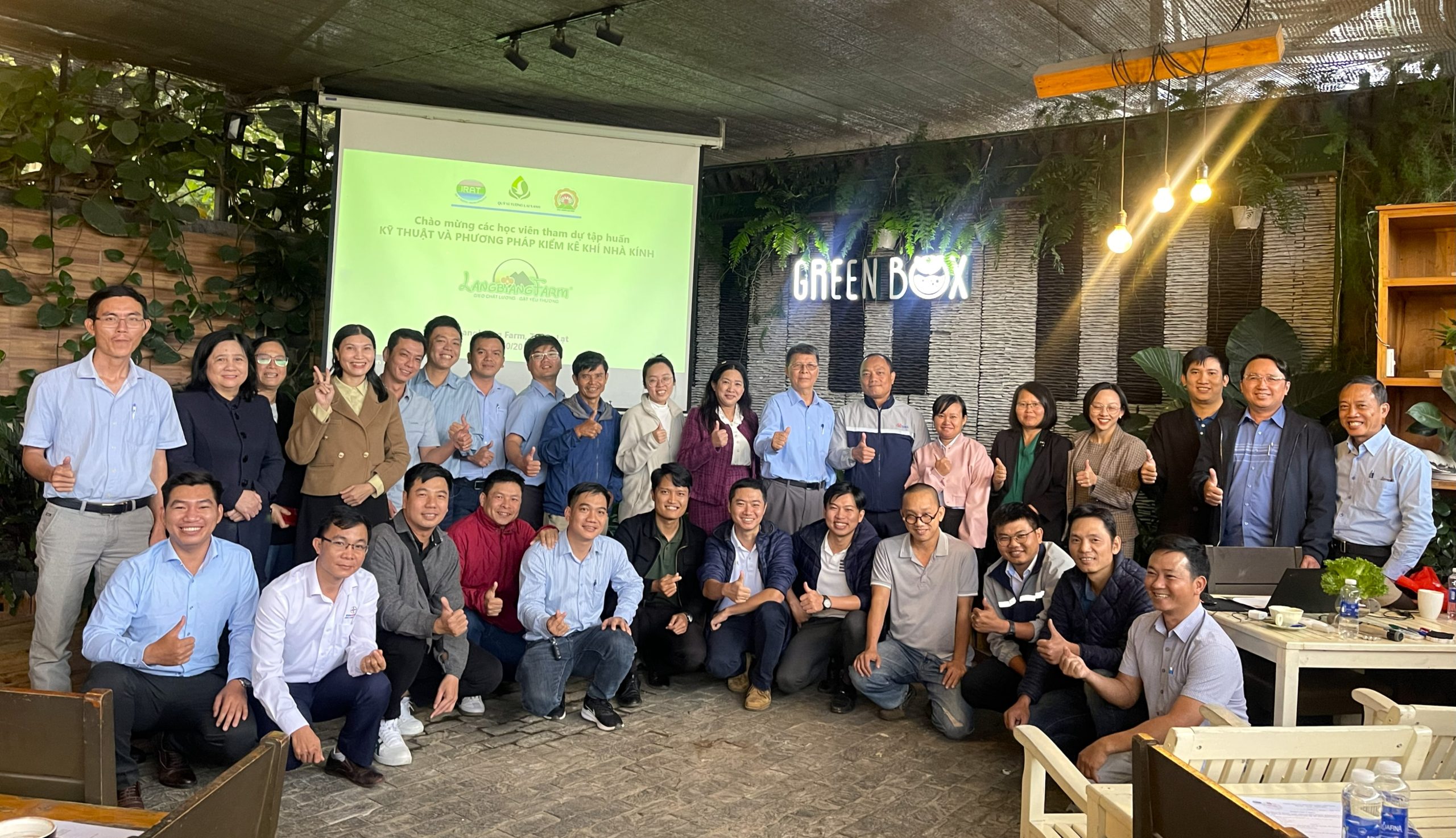 Đông đảo học viên tham gia lớp học tại Green Box Cafe